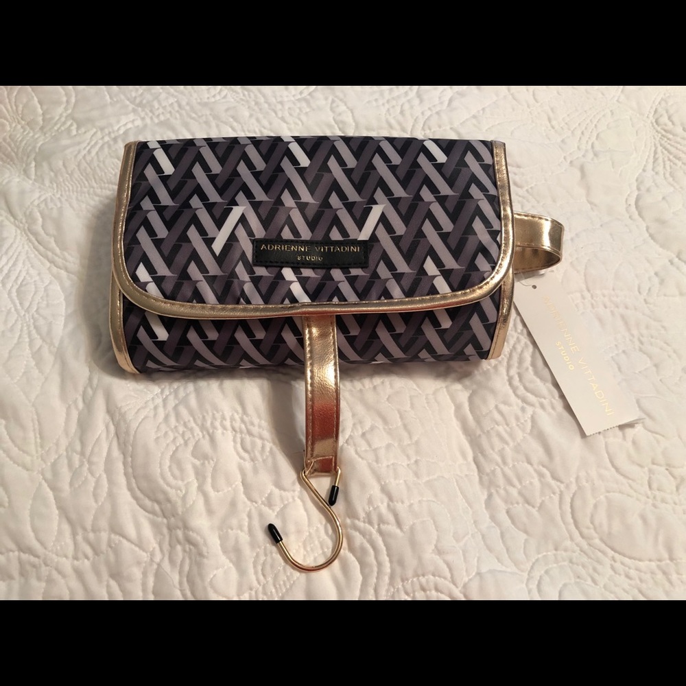 NWT travel cosmetic bag 💼